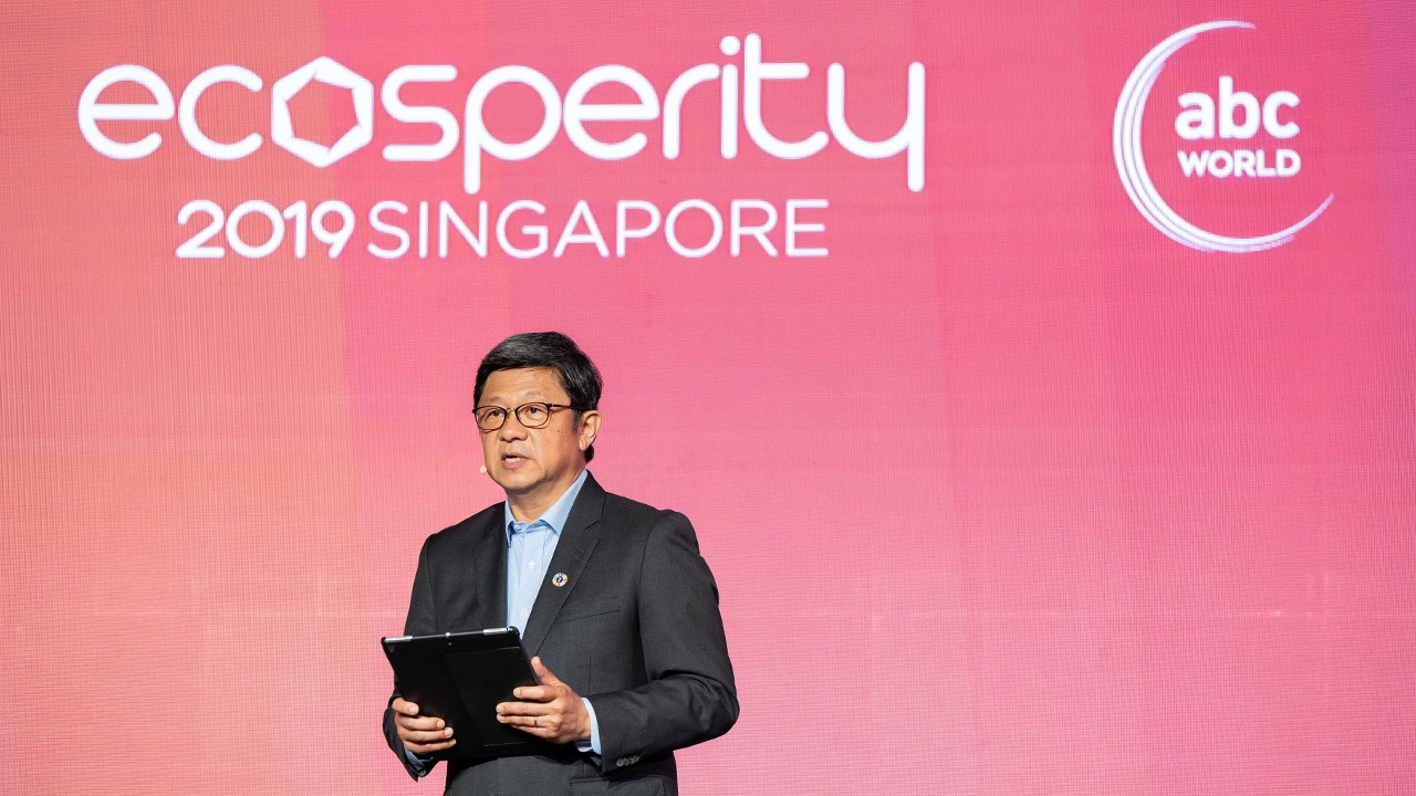 Head of Sustainability & Stewardship Group at Temasek, Robin Hu, delivering the closing remarks at Ecosperity 2019
